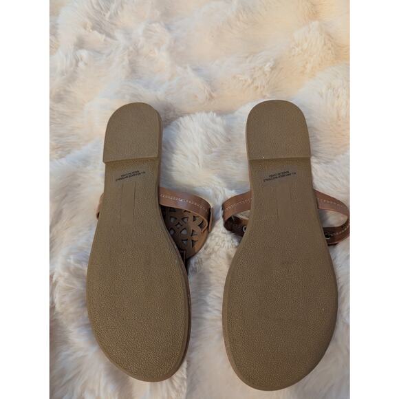 DV - Dolce Vita Women’s Sandals – Chic, Comfortable, and Ready to Strut | Size 8 - Picture 3 of 3